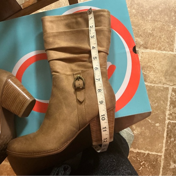 BareTraps Women's size 9 Auburn Cheyenne Mid Calf Heeled Boots - Picture 7 of 16